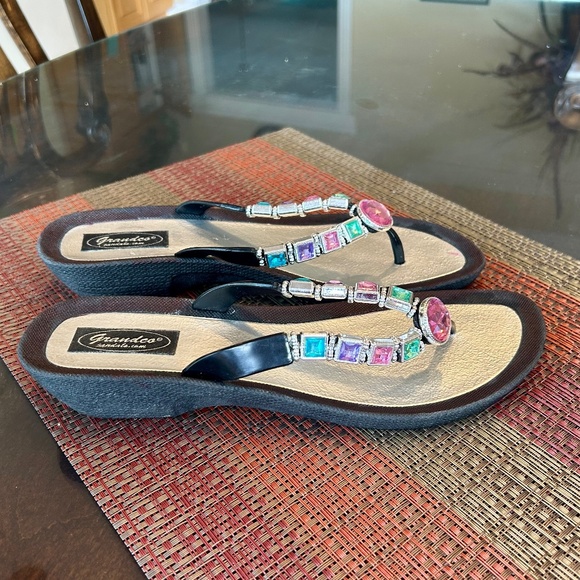 NEW Grand Co. Black Summer Thong Sandals with Pink, Purple, Green & Blue Gems 11 - Picture 4 of 9